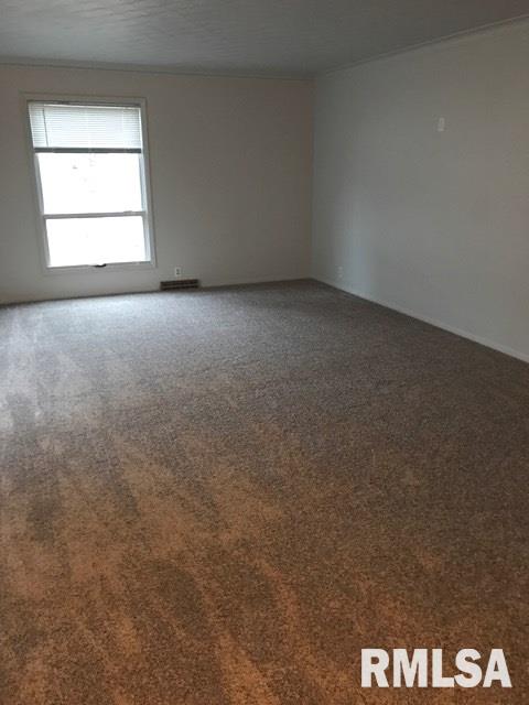 345 8th Street Bettendorf, IA 52722 - Photo 6 of 19