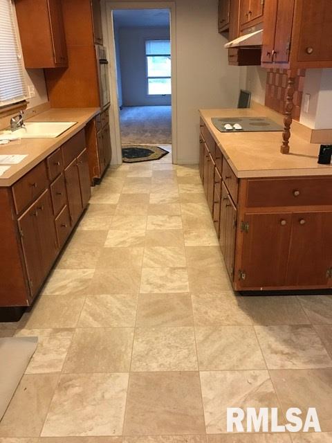 345 8th Street Bettendorf, IA 52722 - Photo 8 of 19