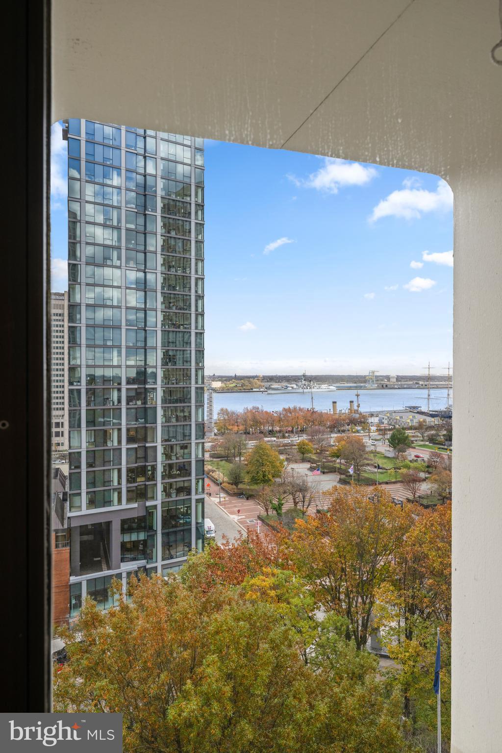 200 Locust Street, Unit 10GN Philadelphia, PA 19106 - Photo 20 of 28 a view of sky from window