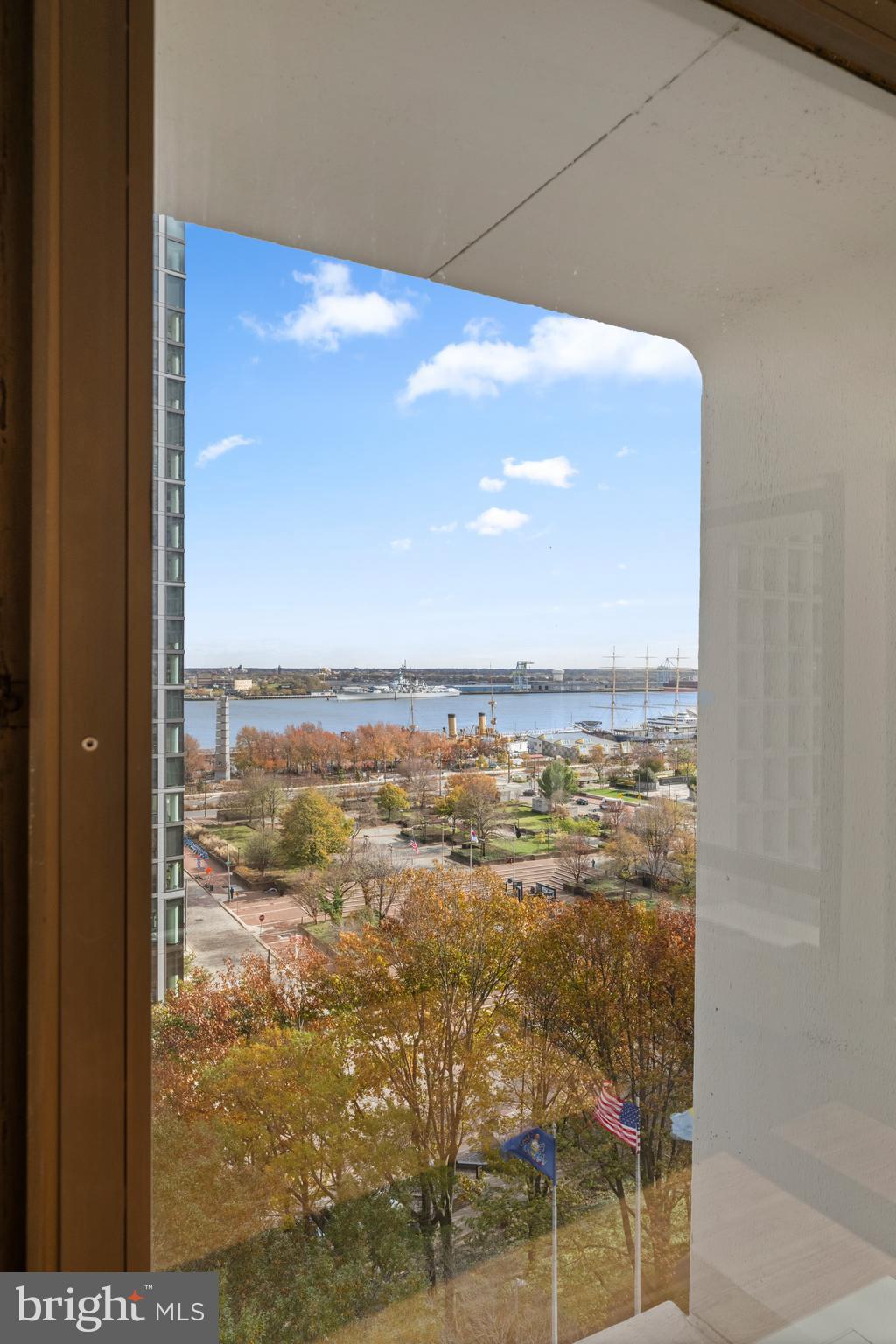 200 Locust Street, Unit 10GN Philadelphia, PA 19106 - Photo 21 of 28 a view of sky from window