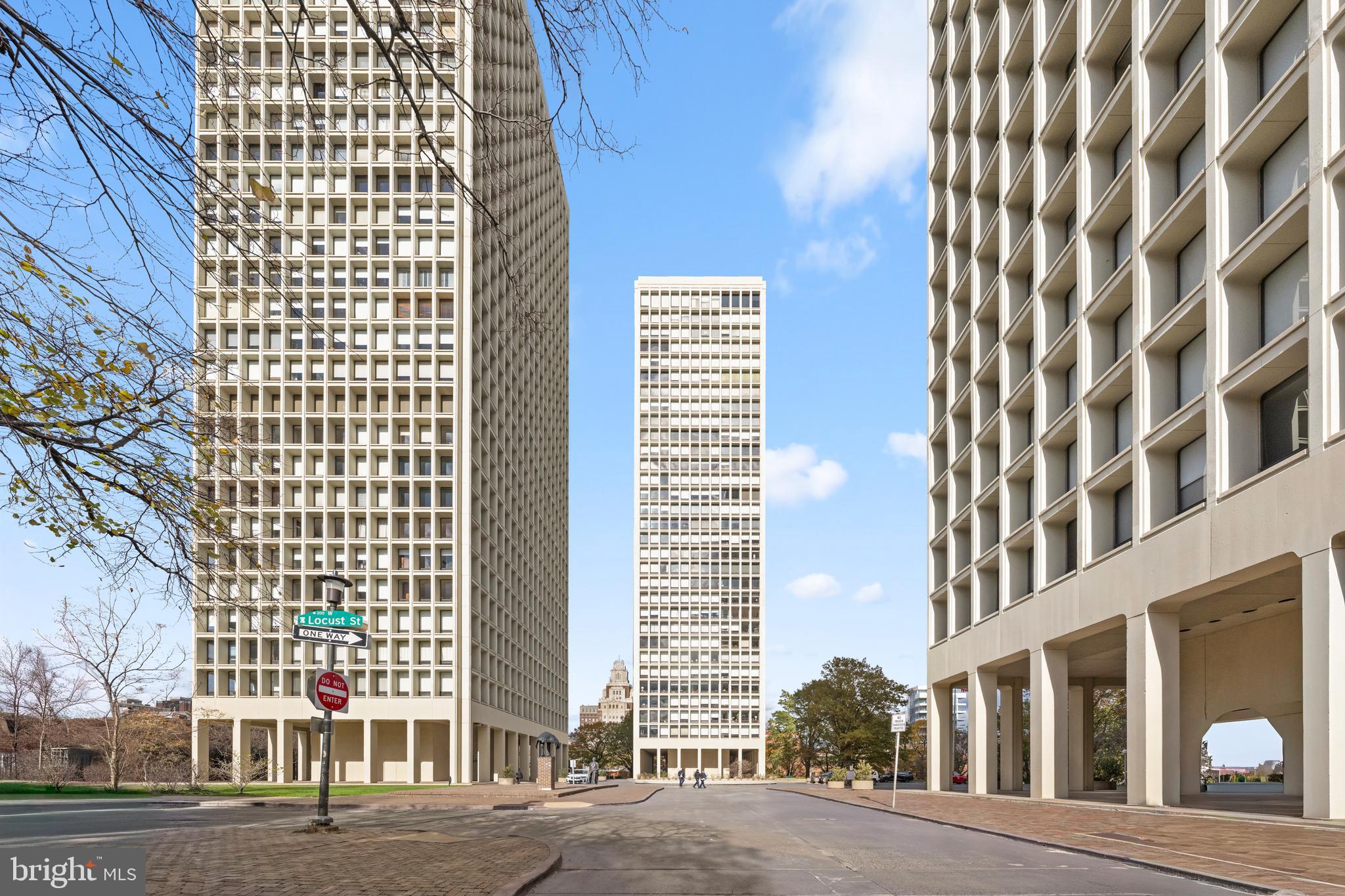 200 Locust Street, Unit 10GN Philadelphia, PA 19106 - Photo 24 of 28 front view of a building
