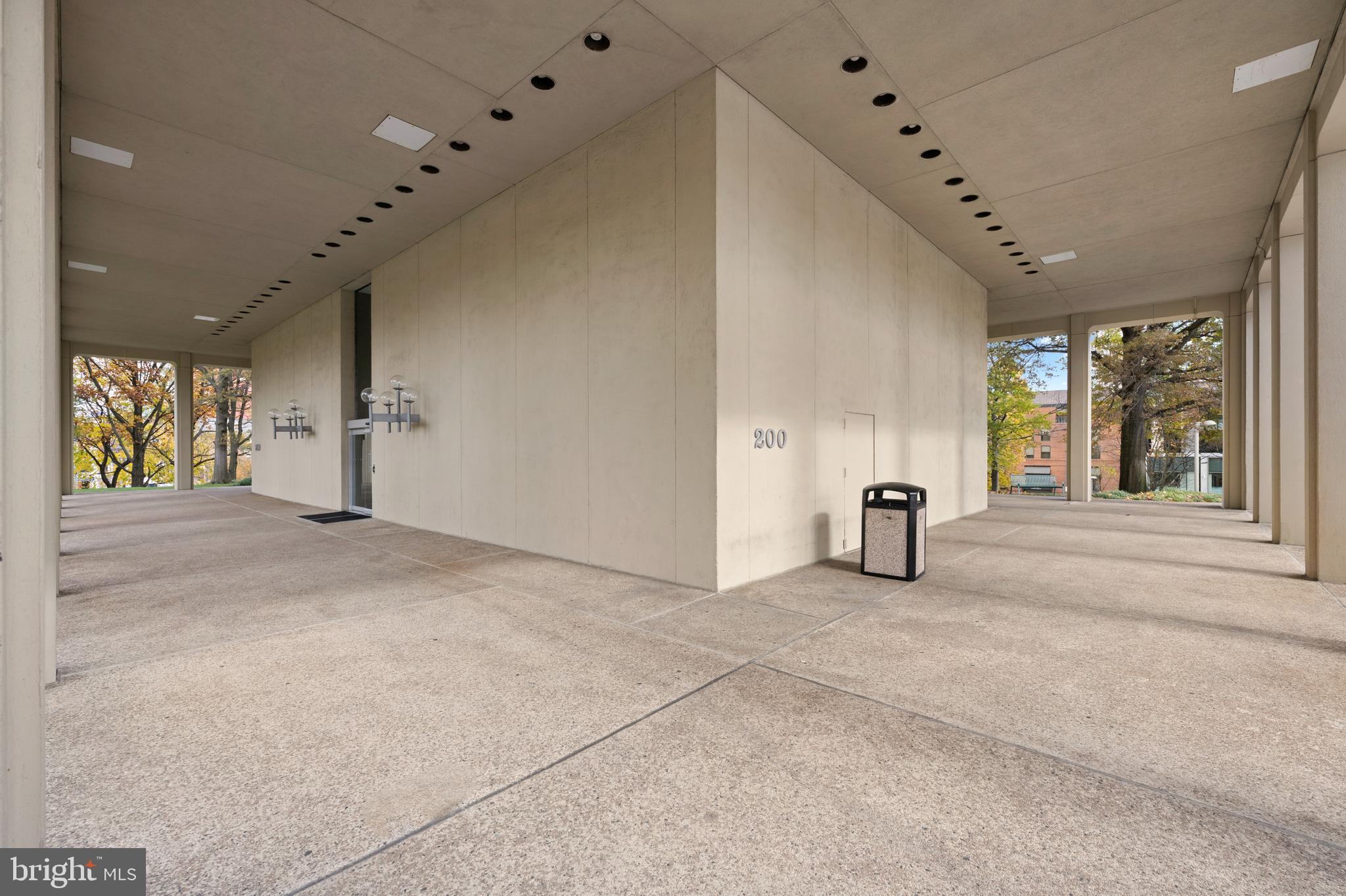 200 Locust Street, Unit 10GN Philadelphia, PA 19106 - Photo 4 of 28 a view of an empty room