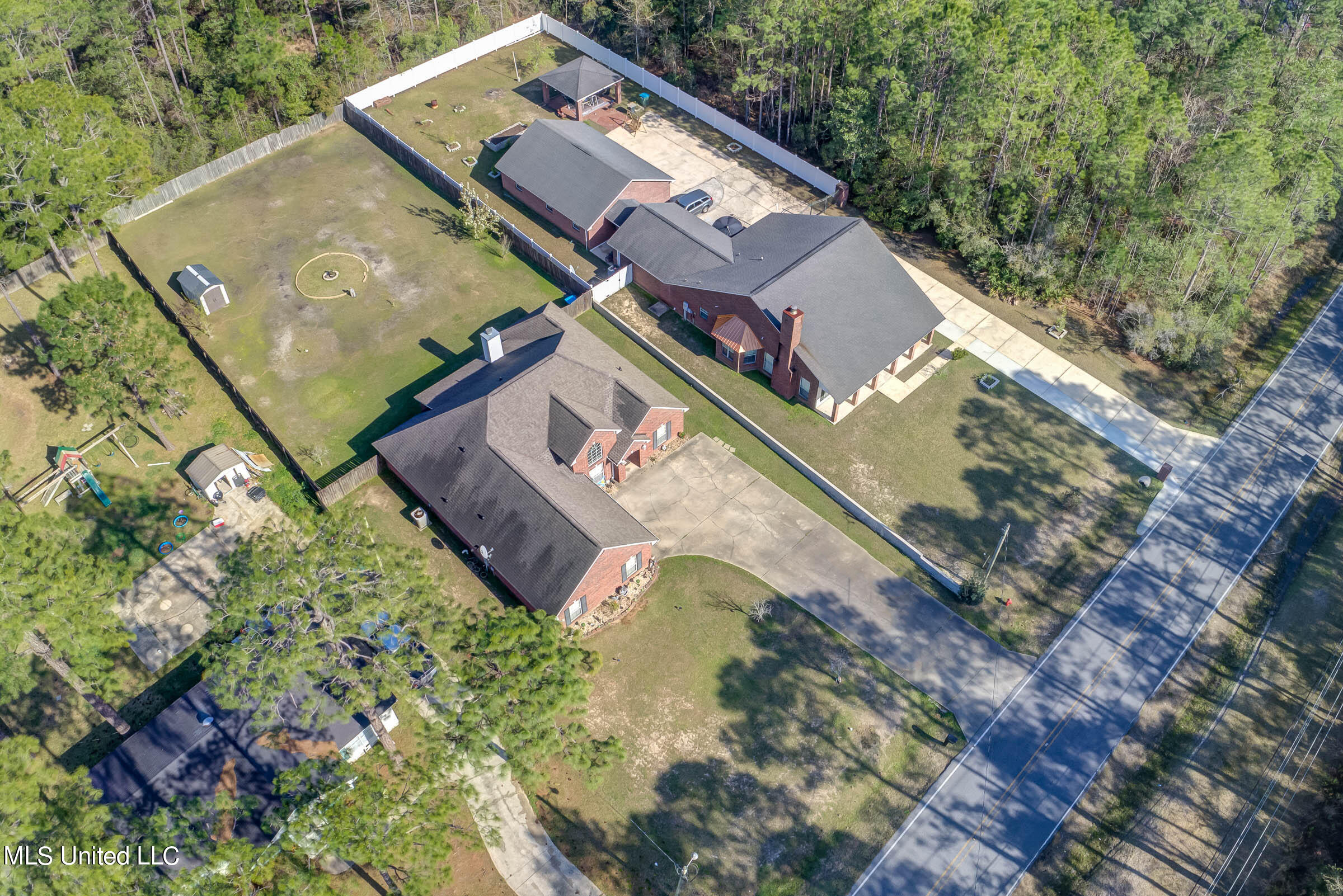 8112 Martin Bluff Road Gautier, MS 39553 - Photo 2 of 60 8112 Martin Bluff Rd (15)