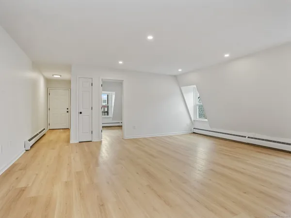 $2,800 | 678 Atlantic Street, Unit 3, Stamford, CT 06902