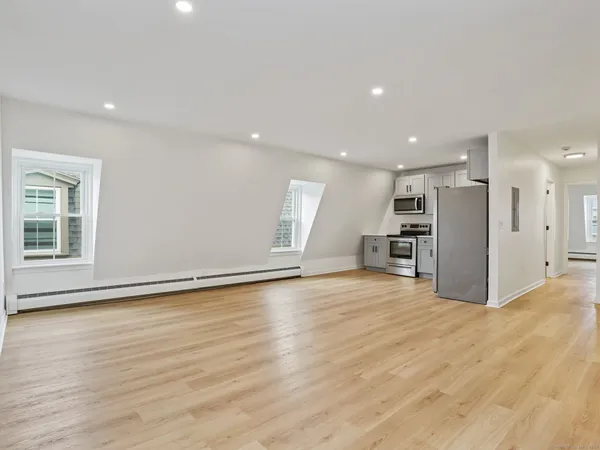 $2,800 | 678 Atlantic Street, Unit 3, Stamford, CT 06902