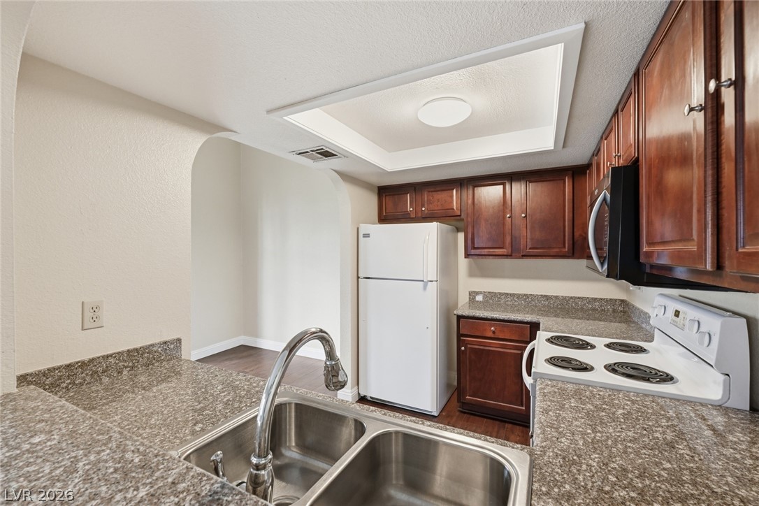 2412 Sunfish Drive, Unit D Henderson, NV 89014 - Photo 4 of 43