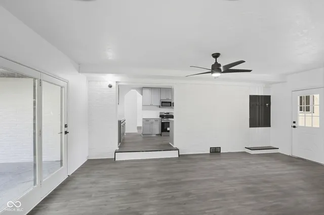 $300,000 | 402 West Banta Road, Indianapolis, IN 46217