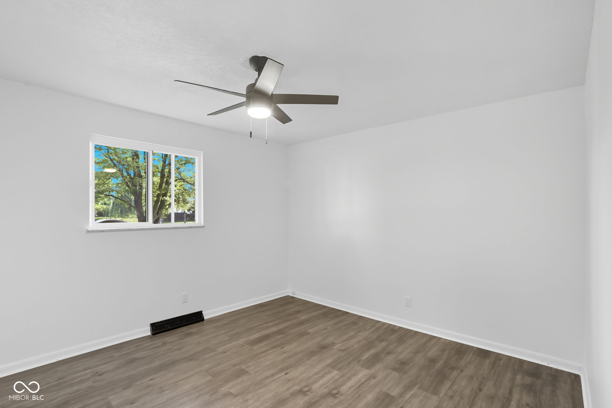 402 West Banta Road Indianapolis, IN 46217 - Photo 19 of 39