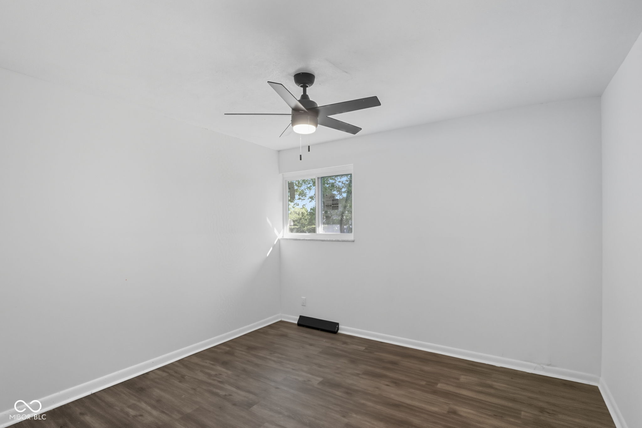 402 West Banta Road Indianapolis, IN 46217 - Photo 21 of 39