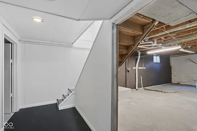 $300,000 | 402 West Banta Road, Indianapolis, IN 46217