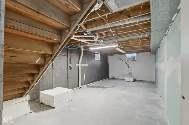 $300,000 | 402 West Banta Road, Indianapolis, IN 46217