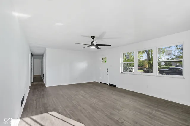 $300,000 | 402 West Banta Road, Indianapolis, IN 46217