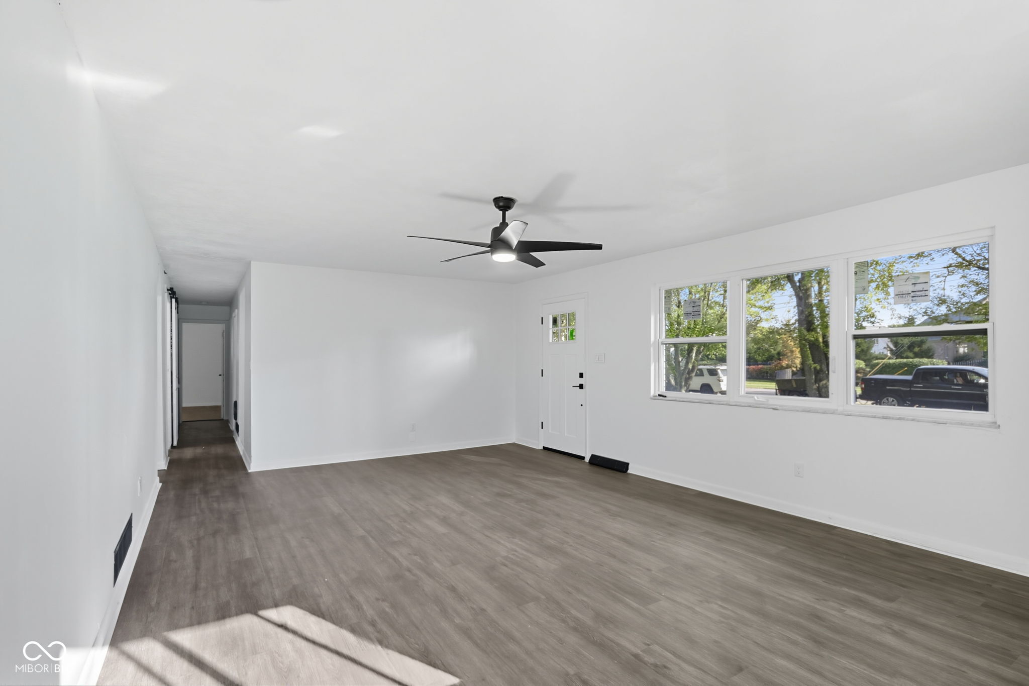 402 West Banta Road Indianapolis, IN 46217 - Photo 6 of 39