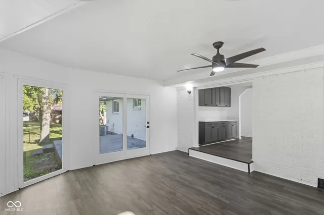 $300,000 | 402 West Banta Road, Indianapolis, IN 46217