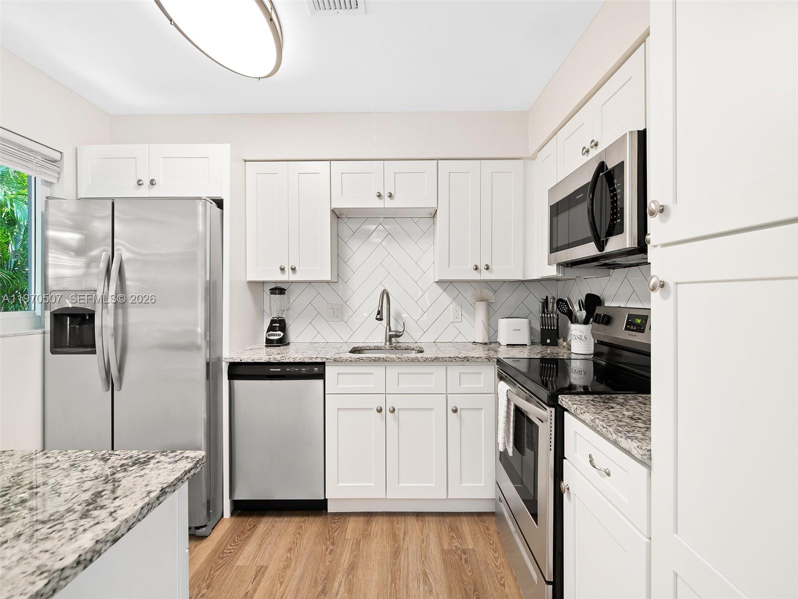 3405 Norfolk Street Pompano Beach, FL 33062 - Photo 6 of 66