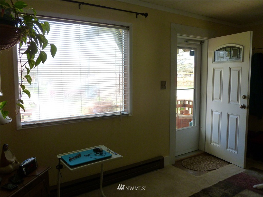414 Williams Avenue North Renton, WA 98057 - Photo 4 of 23 Gallery Image 4