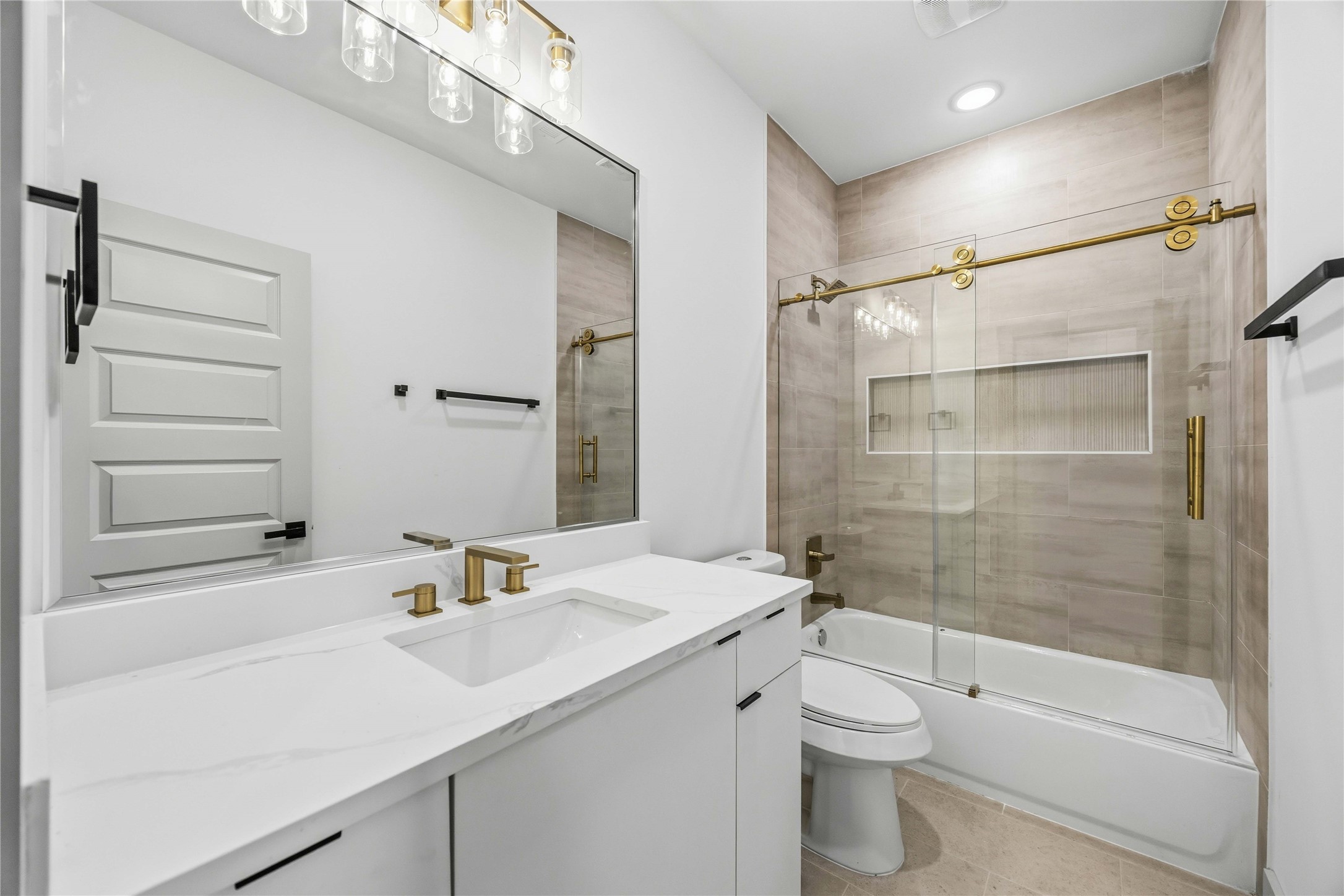 7555 Calhoun Road, Unit A Houston, TX 77033 - Photo 19 of 29 Gallery Image 19