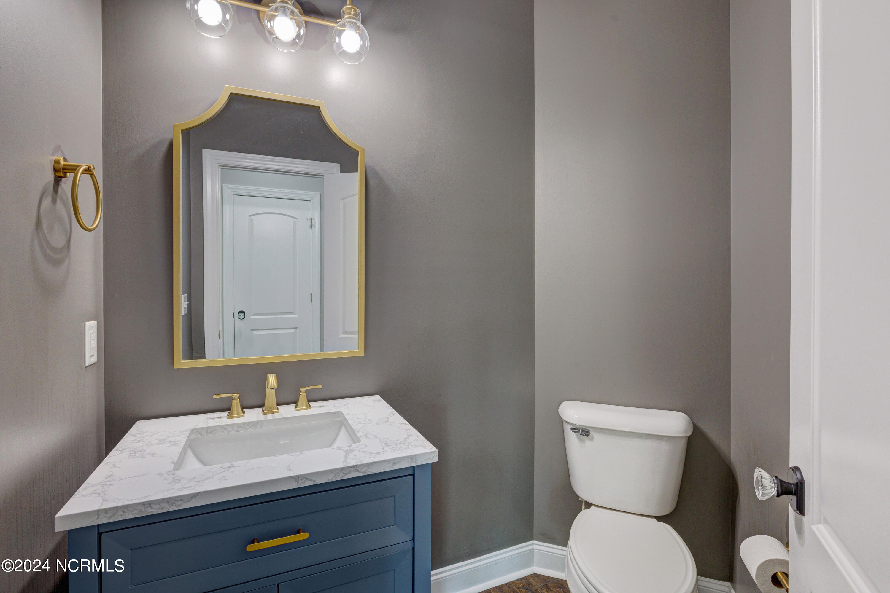 105 Duck Court Hampstead, NC 28443 - Photo 19 of 60 downstairs bath