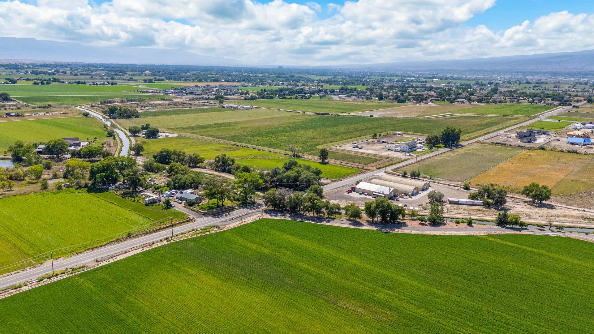 1050 22 1/2 Road Grand Junction, CO 81505 - Photo 15 of 20 a view of a city with lawn chairs