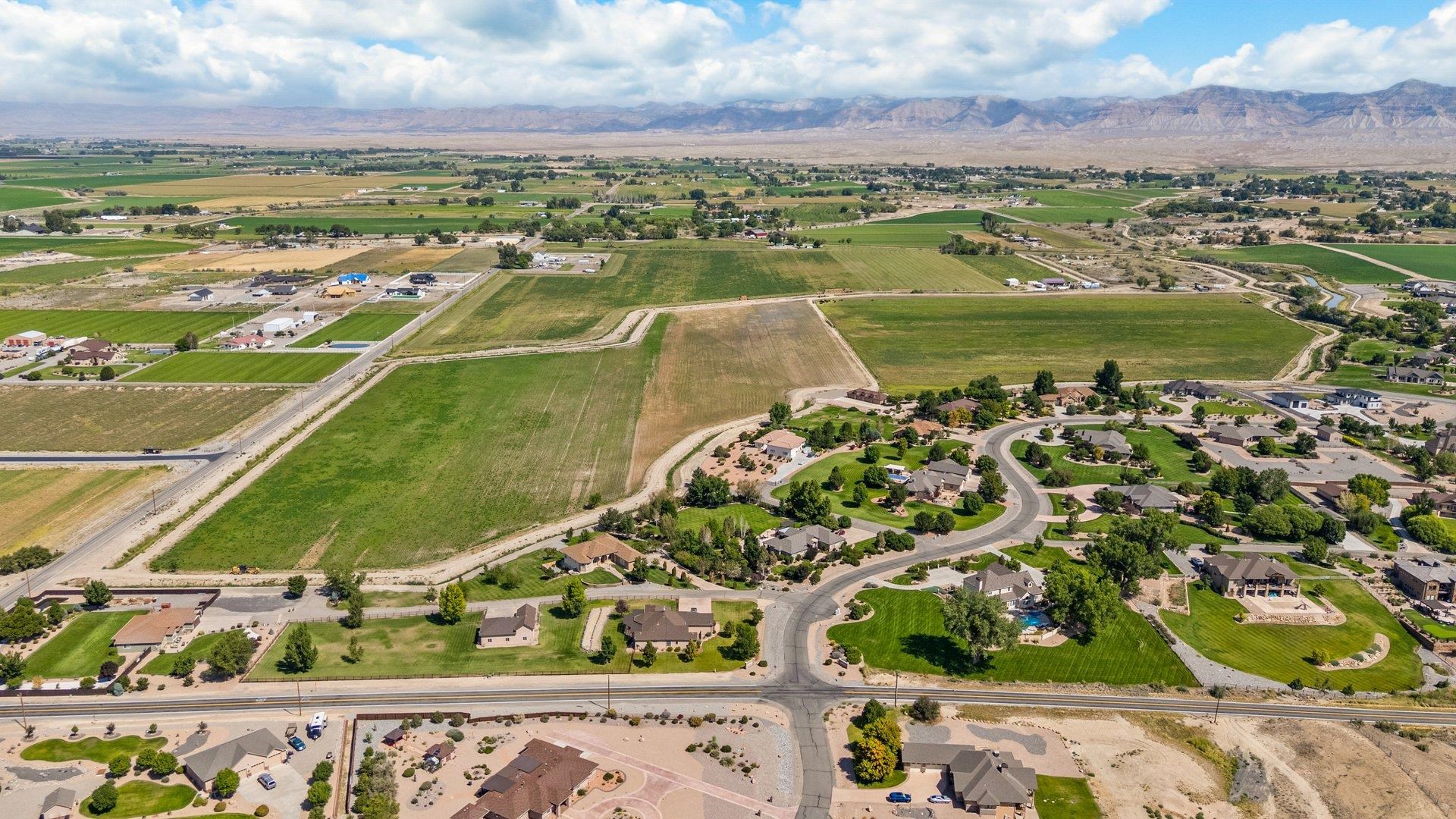 1050 22 1/2 Road Grand Junction, CO 81505 - Photo 8 of 20 a view of a city with an ocean