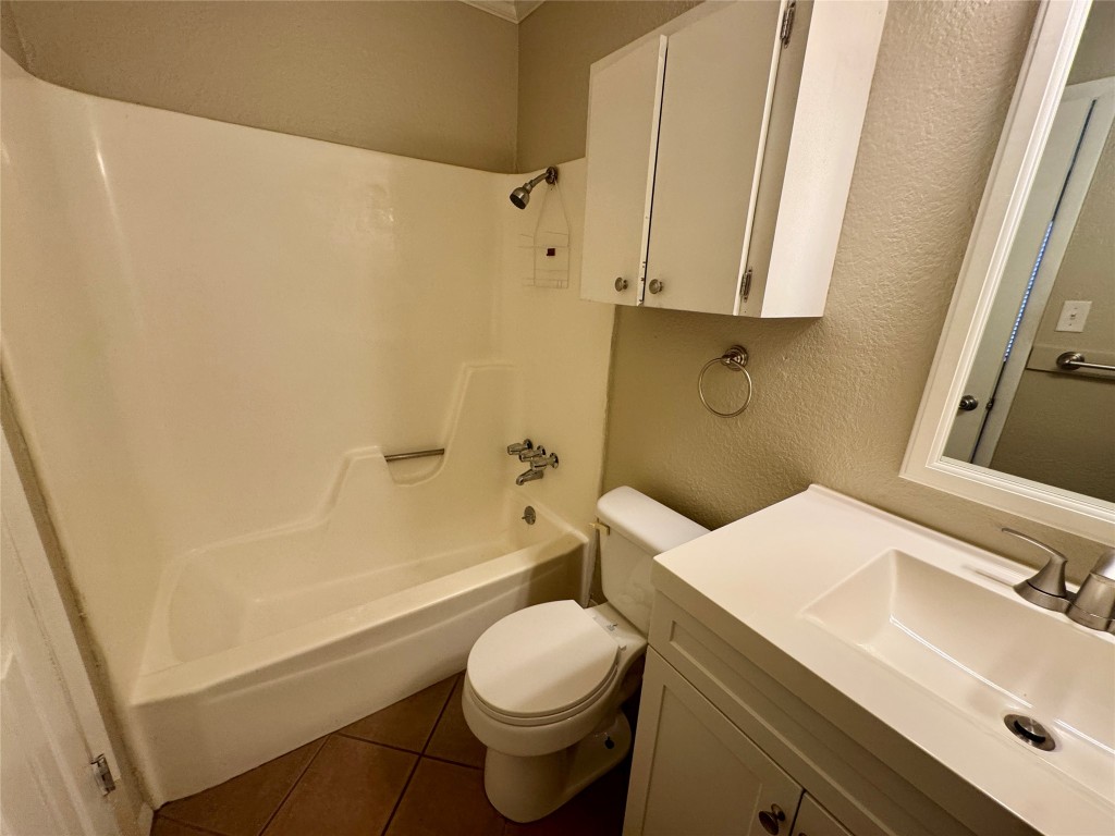 1004 Milford Way, Unit B Austin, TX 78745 - Photo 14 of 26