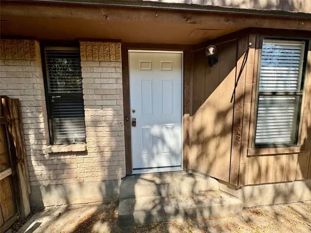 $1,500 | 1004 Milford Way, Unit B, Austin, TX 78745