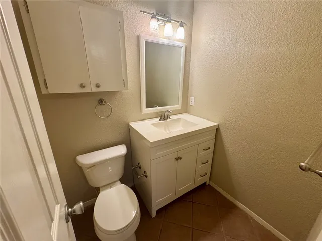 $1,500 | 1004 Milford Way, Unit B, Austin, TX 78745