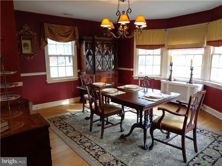 330 South Trooper Road Norristown, PA 19403 - Photo 6 of 24 Dining Room