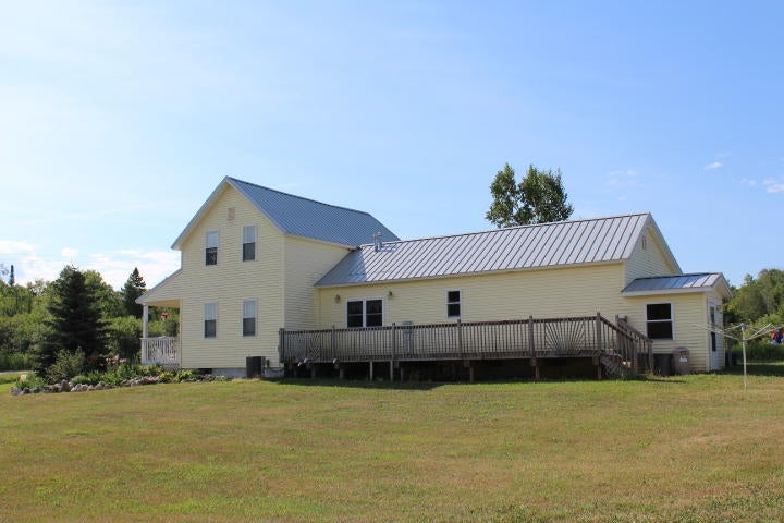 682 Dover Road Gaylord, MI 49735 - Photo 4 of 37 Gallery Image 4