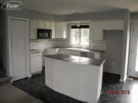 9405 North Nichols Road Montrose, MI 48457 - Photo 4 of 10 20363538-3.JPG