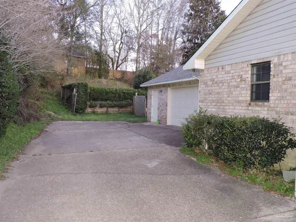 $2,000 | 3223 Windmill Circle, Cantonment, FL 32533