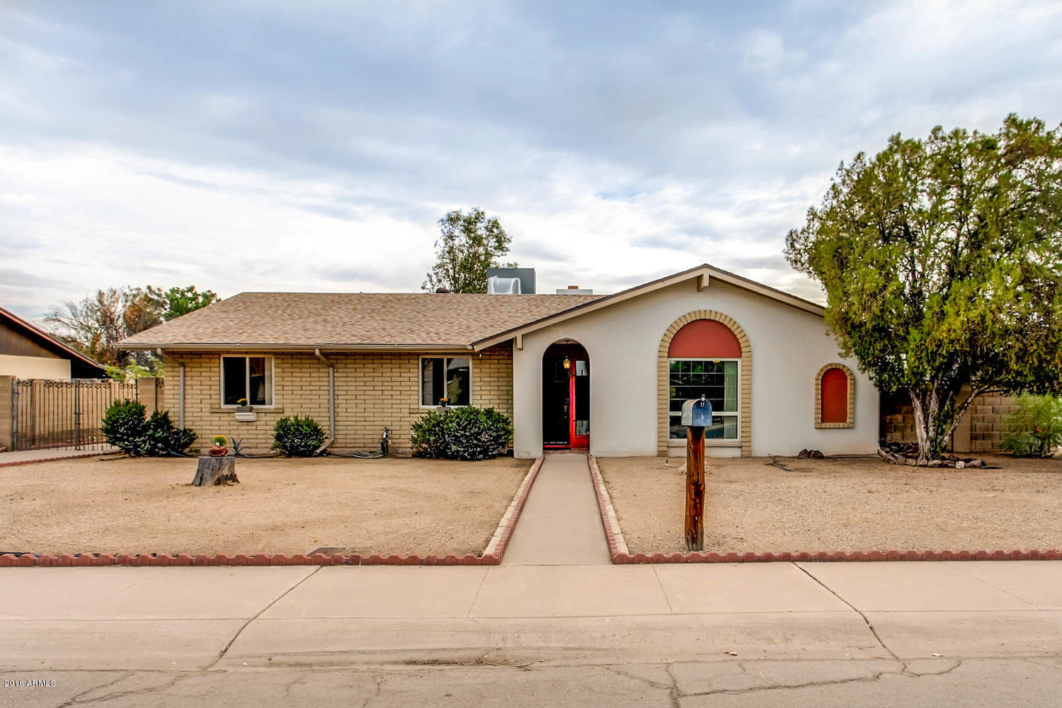 3653 West Shangri-la Road Phoenix, AZ 85029 - Photo 1 of 21 3653 W Shangri LA Rd Phoenix-large-001-5