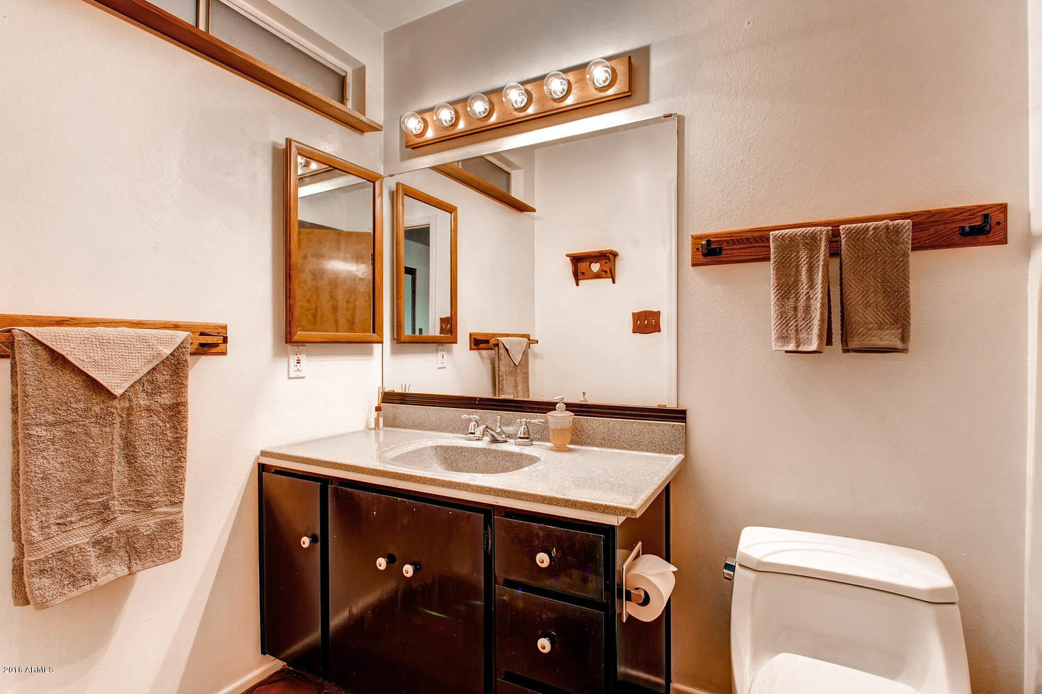 3653 West Shangri-la Road Phoenix, AZ 85029 - Photo 13 of 21 3653 W Shangri LA Rd Phoenix-large-013-1
