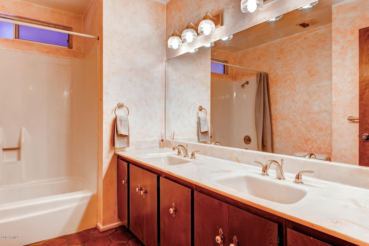 3653 West Shangri-la Road Phoenix, AZ 85029 - Photo 16 of 21 3653 W Shangri LA Rd Phoenix-large-016-1