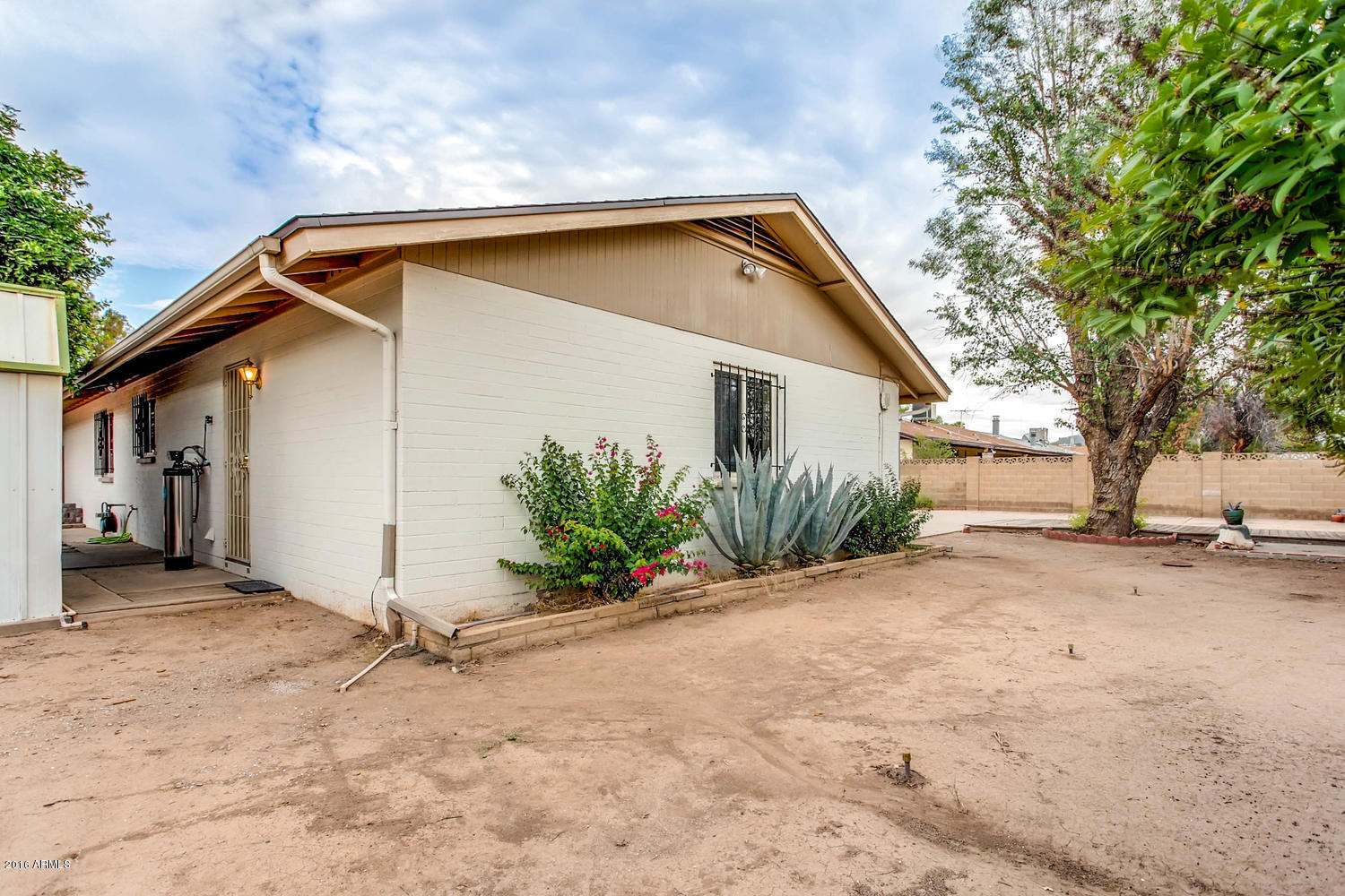 3653 West Shangri-la Road Phoenix, AZ 85029 - Photo 20 of 21 3653 W Shangri LA Rd Phoenix-large-021-2