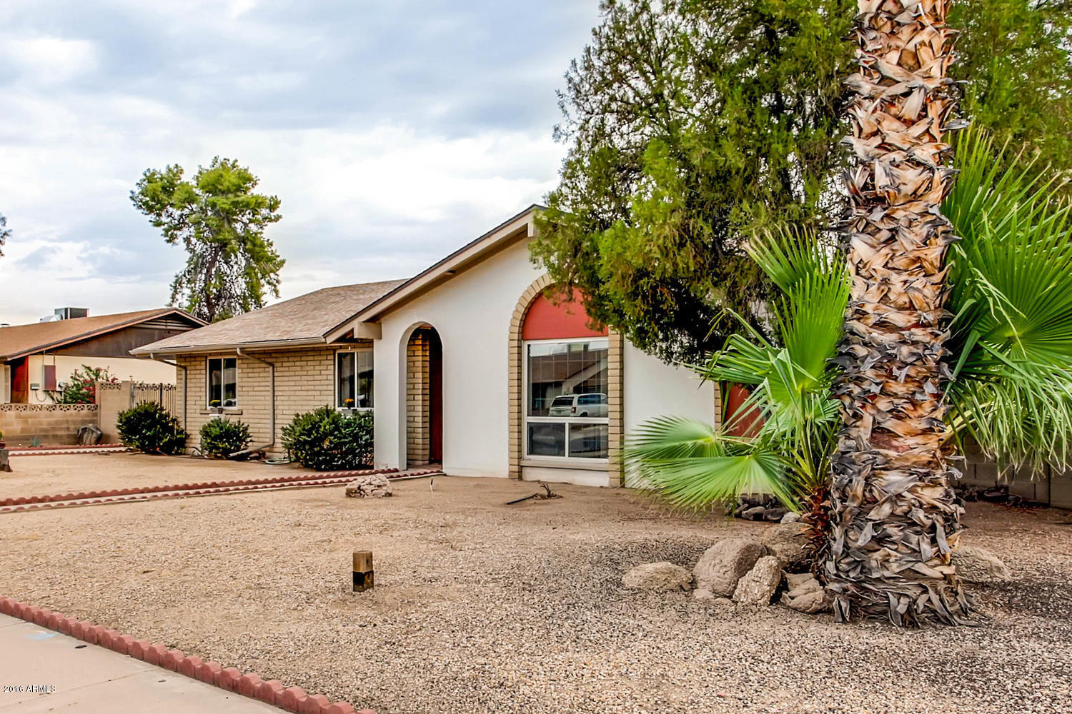 3653 West Shangri-la Road Phoenix, AZ 85029 - Photo 2 of 21 3653 W Shangri LA Rd Phoenix-large-002-9