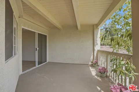 $557,000 | 675 Oak Run Trail, Unit TL301, Oak Park, CA 91377