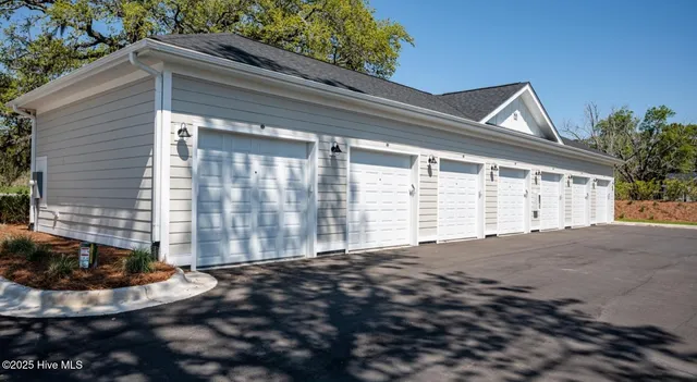 $1,421 | 115 Beaumont Oaks Drive, Unit B1, Wilmington, NC 28411