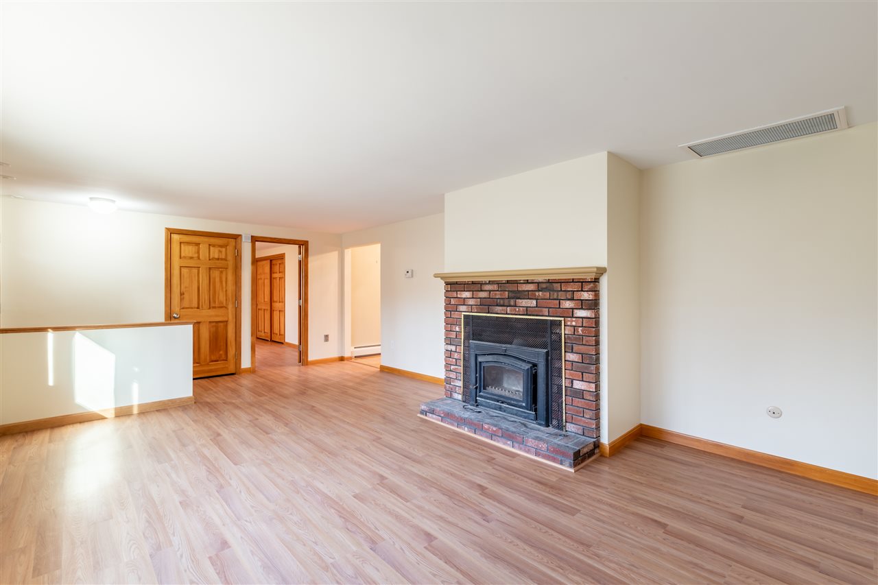 65 Roby Road Goffstown, NH 03045 - Photo 5 of 26