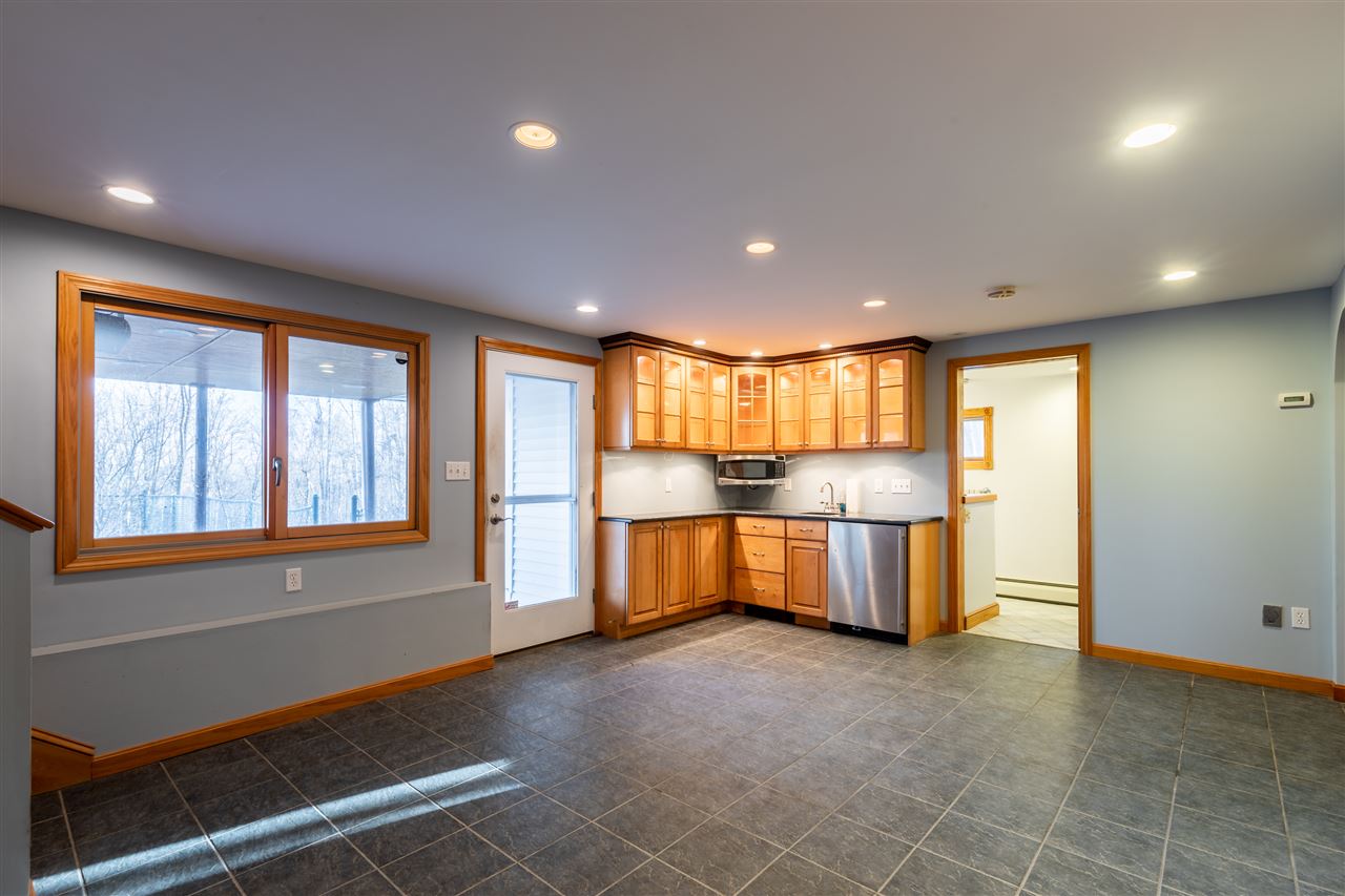 65 Roby Road Goffstown, NH 03045 - Photo 9 of 26