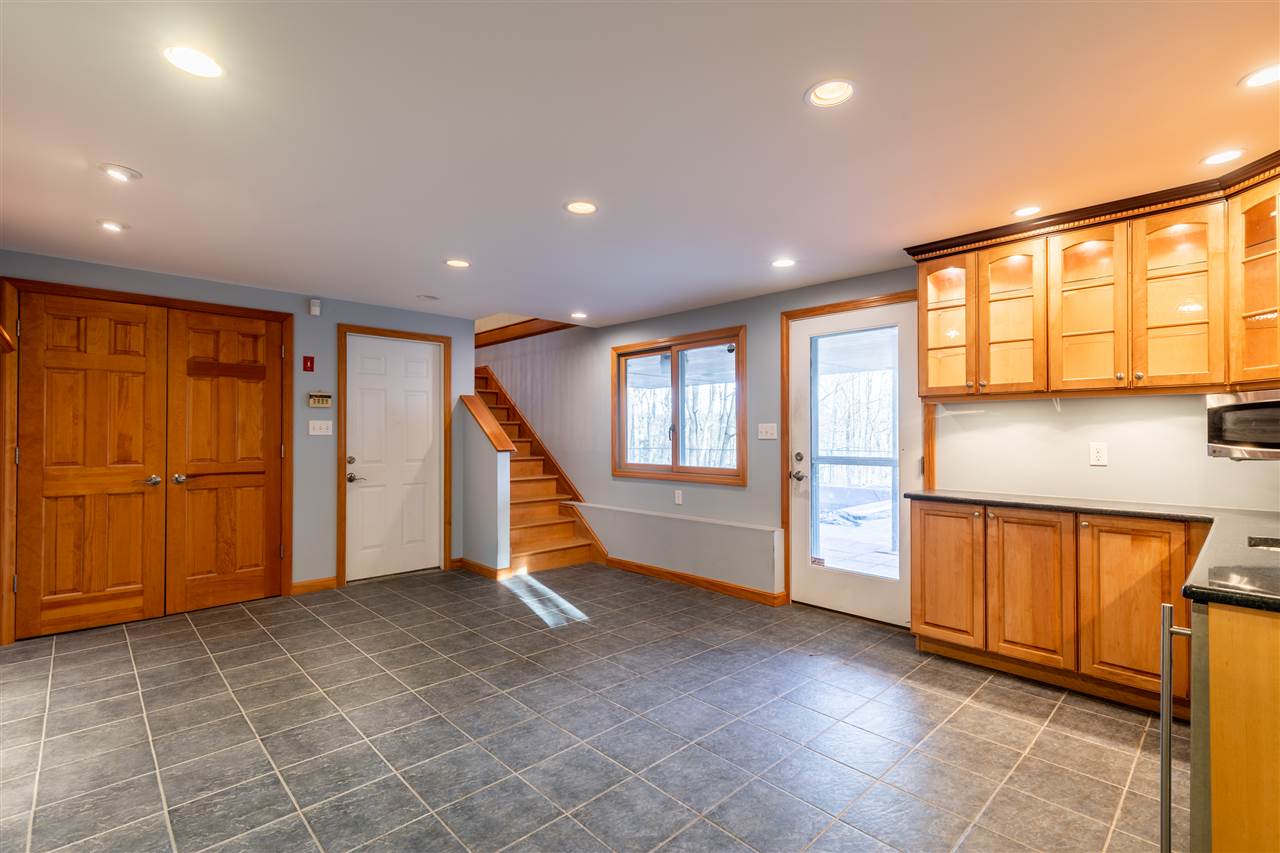 65 Roby Road Goffstown, NH 03045 - Photo 10 of 26