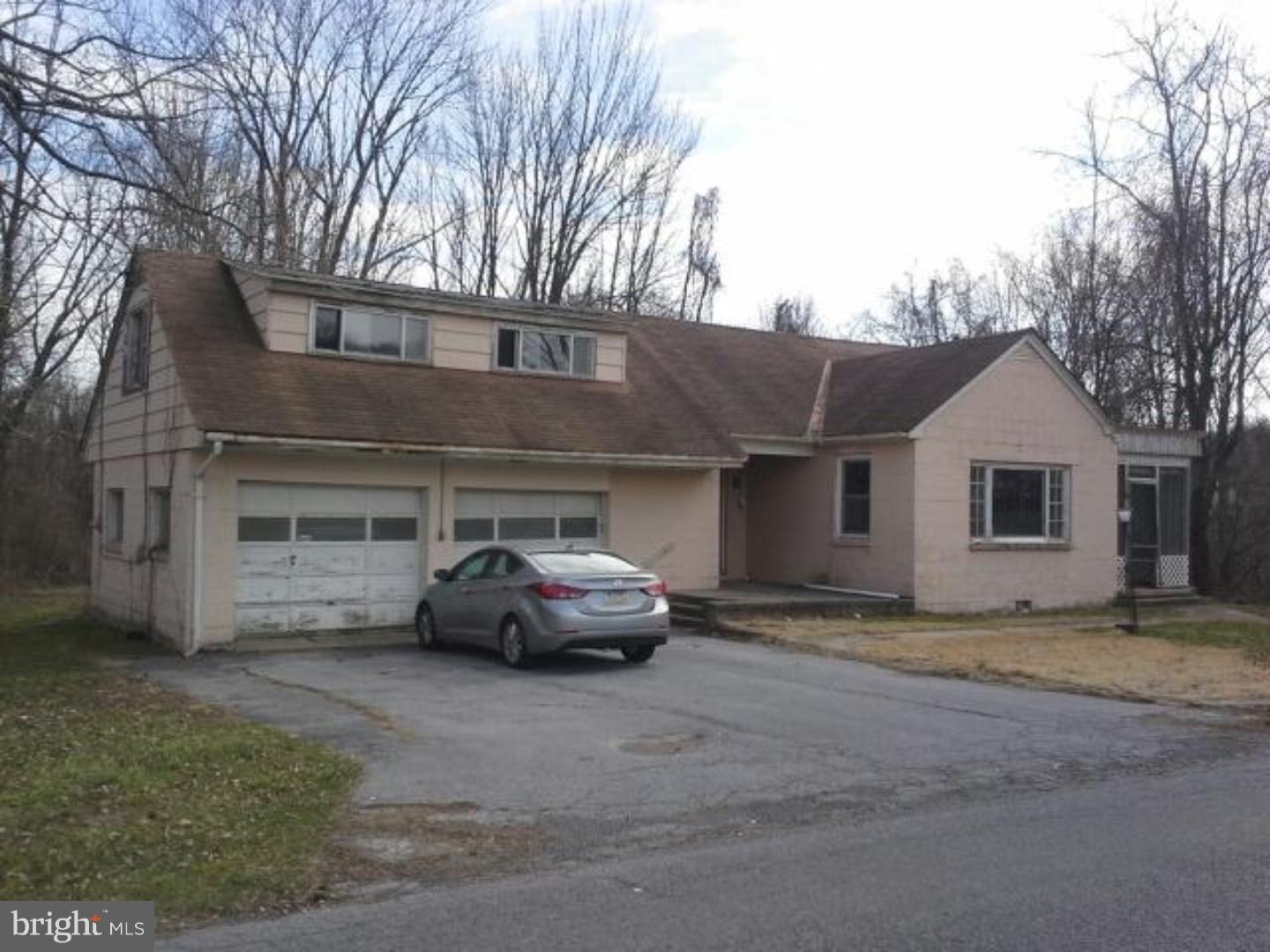 165 Old State Road Reading, PA 19606 - Photo 2 of 6