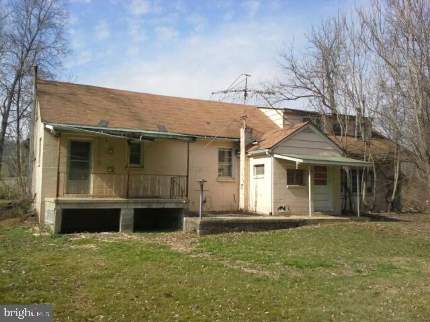 165 Old State Road Reading, PA 19606 - Photo 3 of 6