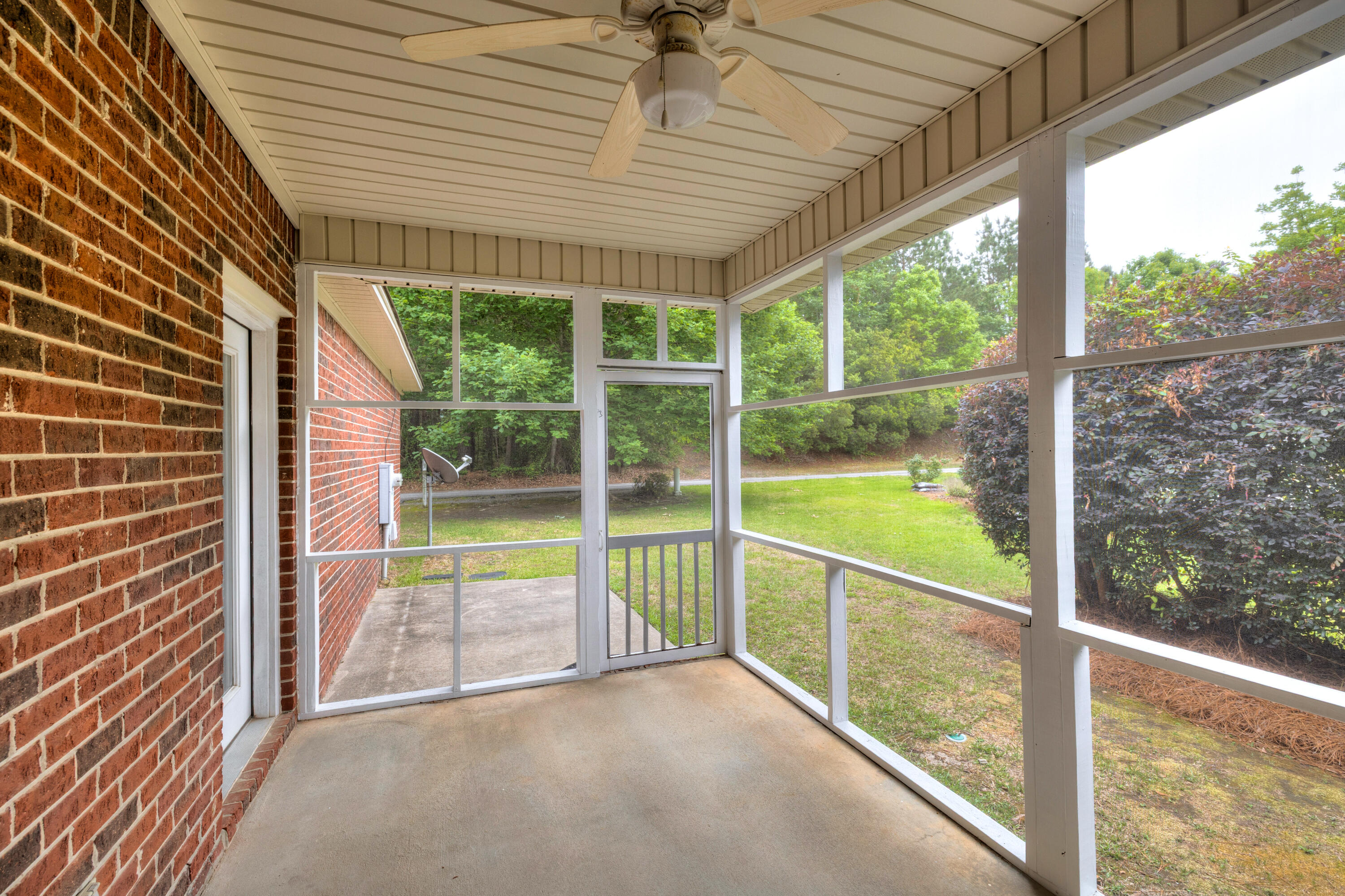 3225 Mayflower Lane Sumter, SC 29150 - Photo 8 of 42 BACK SCREENED PORCH