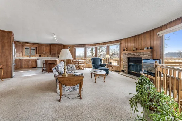 $499,900 | 1149 South River Road, Cochrane, WI 54622