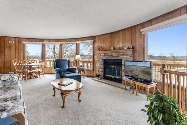 $499,900 | 1149 South River Road, Cochrane, WI 54622