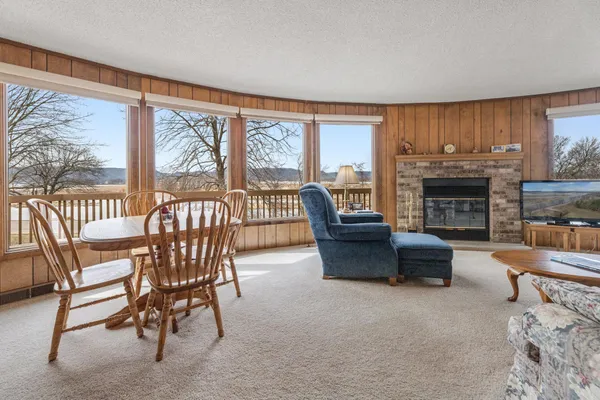 $499,900 | 1149 South River Road, Cochrane, WI 54622