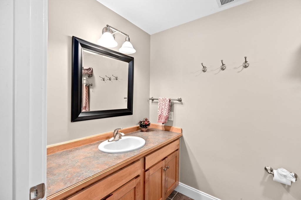 5 Alexander Place, Unit 5 Scituate, MA 02066 - Photo 16 of 20 Gallery Image 16