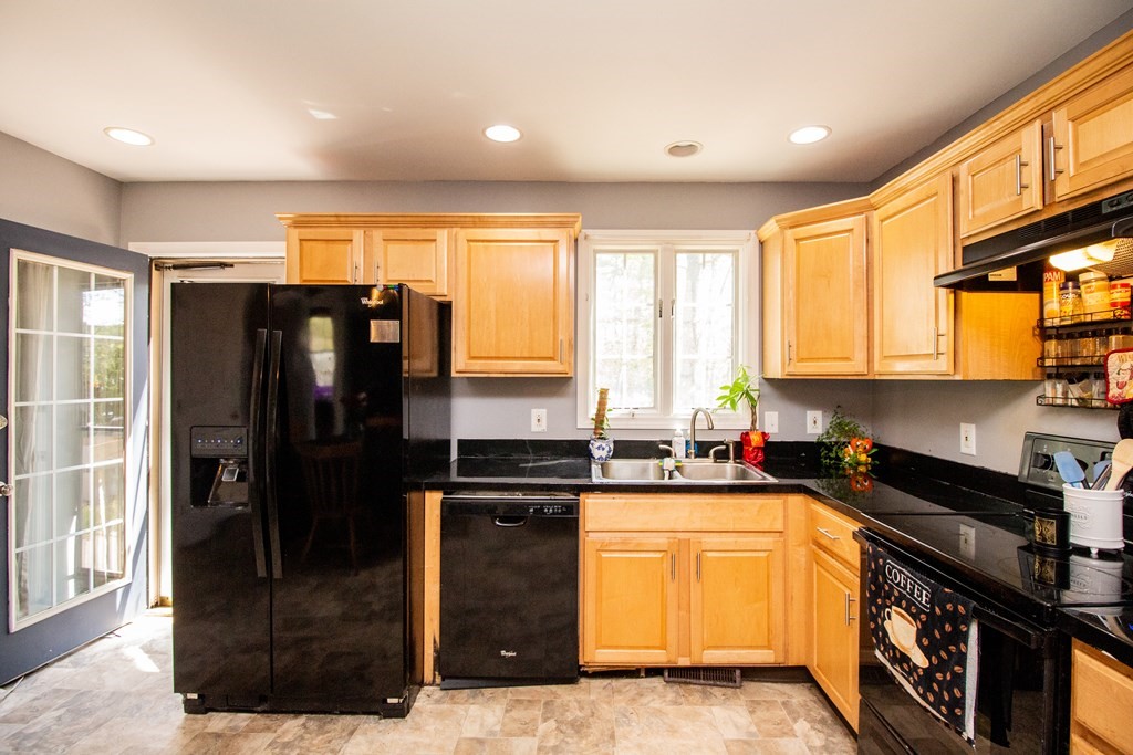 2009 East Street Three Rivers, MA 01080 - Photo 15 of 30