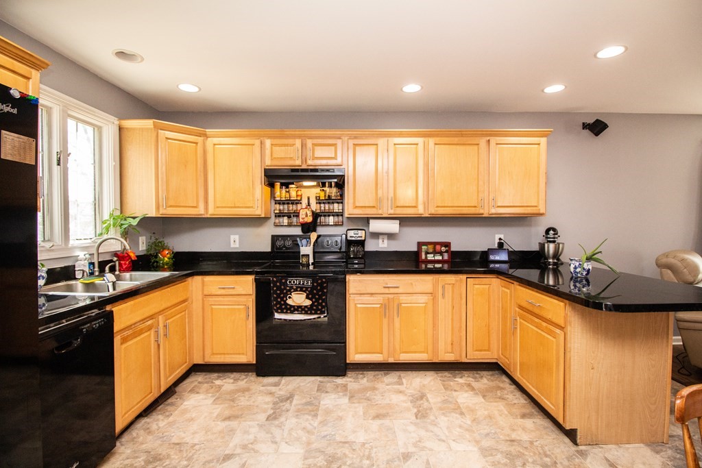 2009 East Street Three Rivers, MA 01080 - Photo 10 of 30